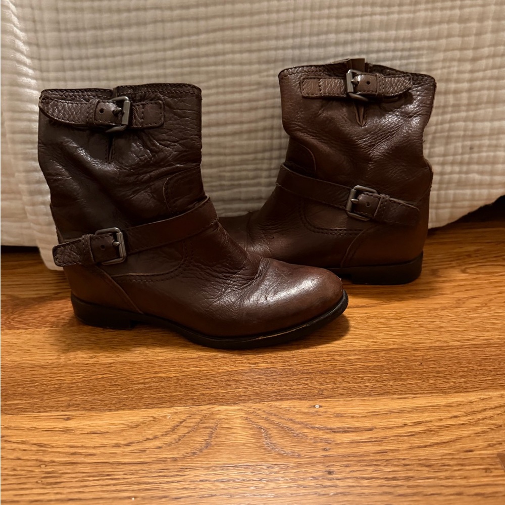 Prada Brown Leather Boots, Gorgeous!!